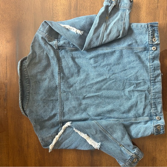 Love Tree - Distressed Denim Jean Jacket. - Picture 3 of 5
